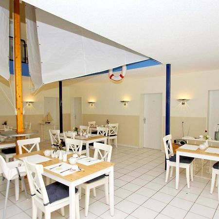 F-1010 Strandhaus Moenchgut B&B Doppelzimmer Nr 35 로베 외부 사진